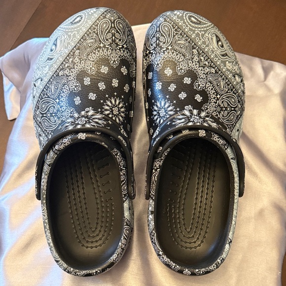 CROCS Paisley Patterned Mules in Black and White - Picture 15 of 17
